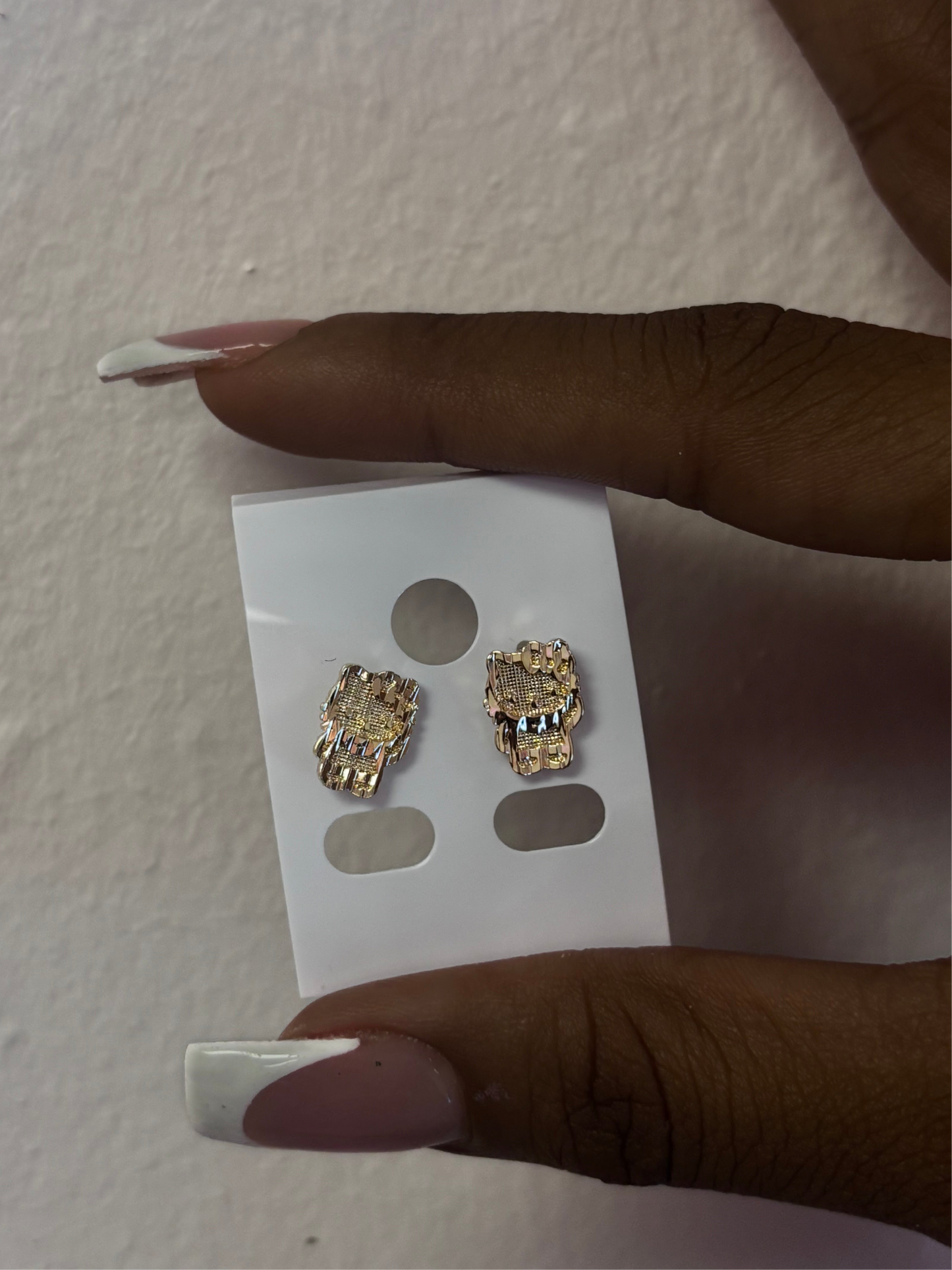 18k gold plated hello kitty stud earrings